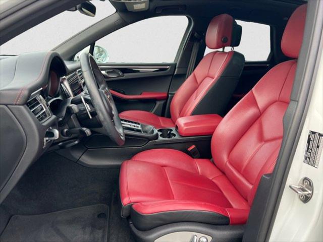 2022 Porsche Macan Premium Plus, 20 Wheels