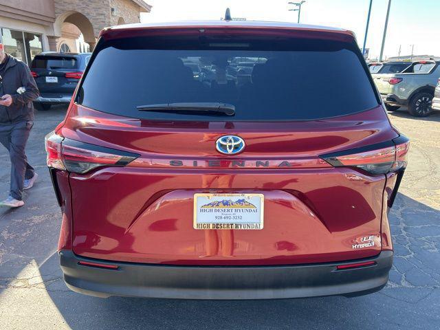 2021 Toyota Sienna LE