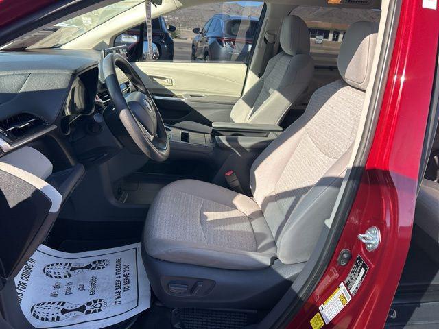 2021 Toyota Sienna LE