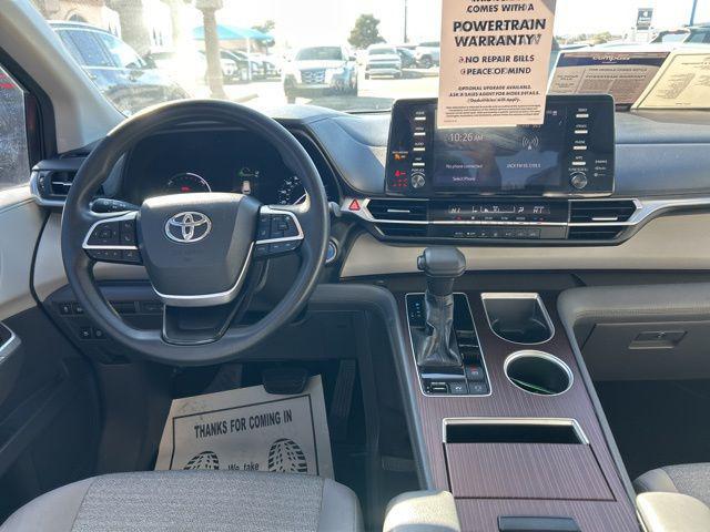 2021 Toyota Sienna LE