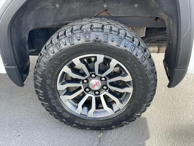 2023 GMC Sierra 1500 4WD Crew Cab Short Box AT4