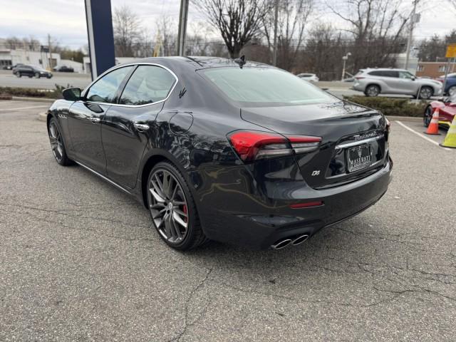 2022 Maserati Ghibli Modena Q4
