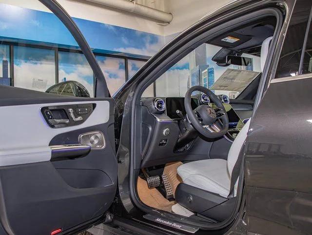 2026 Mercedes-Benz GLC 4MATIC