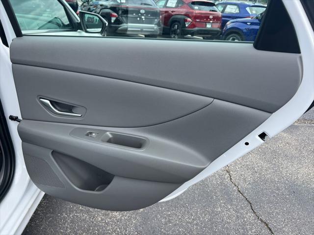 2025 Hyundai Elantra SEL Convenience