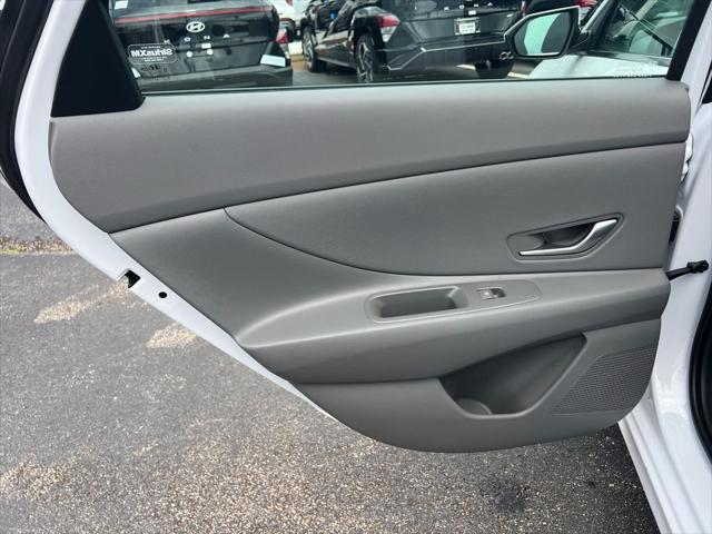 2025 Hyundai Elantra SEL Convenience