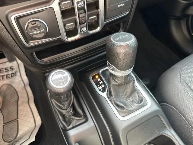 2022 Jeep Gladiator Sport