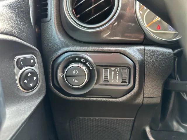 2022 Jeep Gladiator Sport