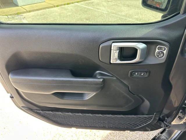 2022 Jeep Gladiator Sport