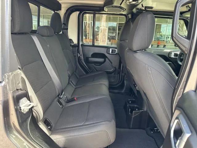 2022 Jeep Gladiator Sport