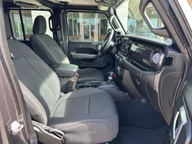 2022 Jeep Gladiator Sport