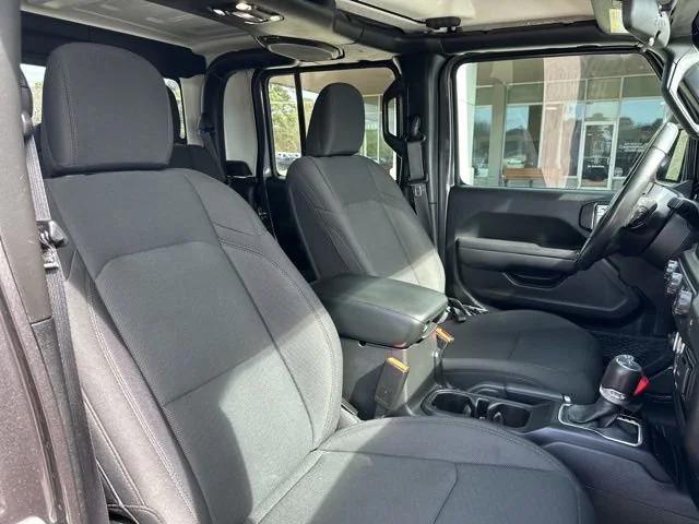 2022 Jeep Gladiator Sport