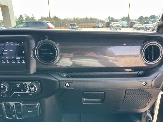 2022 Jeep Gladiator Sport