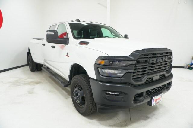 2026 RAM Ram 3500 RAM 3500 TRADESMAN CREW CAB 4X4 8 BOX