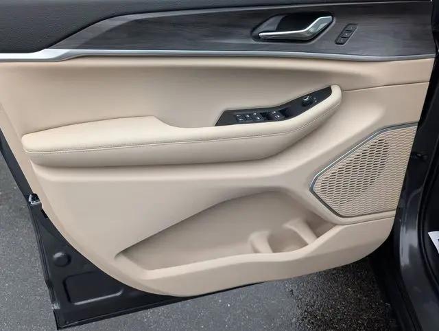 2026 Jeep Grand Cherokee L Limited 4x2