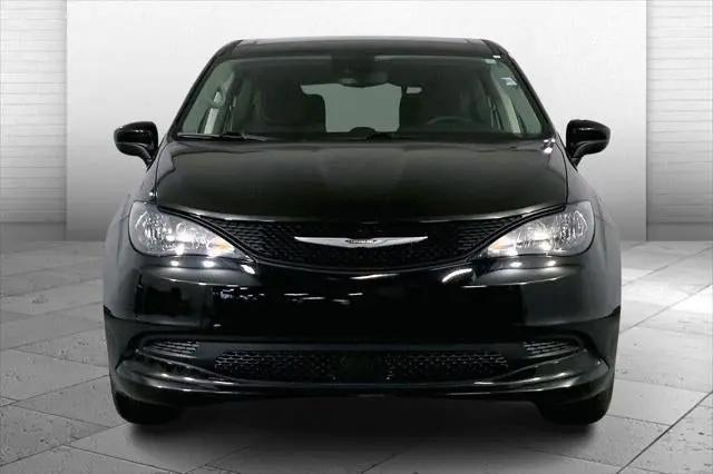 2024 Chrysler Voyager LX