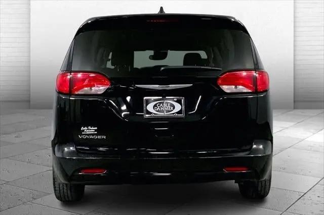 2024 Chrysler Voyager LX