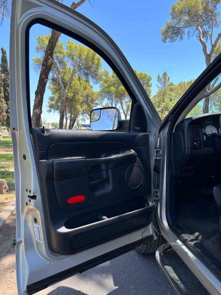 2004 Dodge Ram 3500 SLT/Laramie