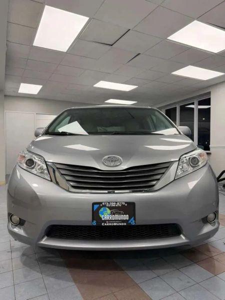 2011 Toyota Sienna XLE