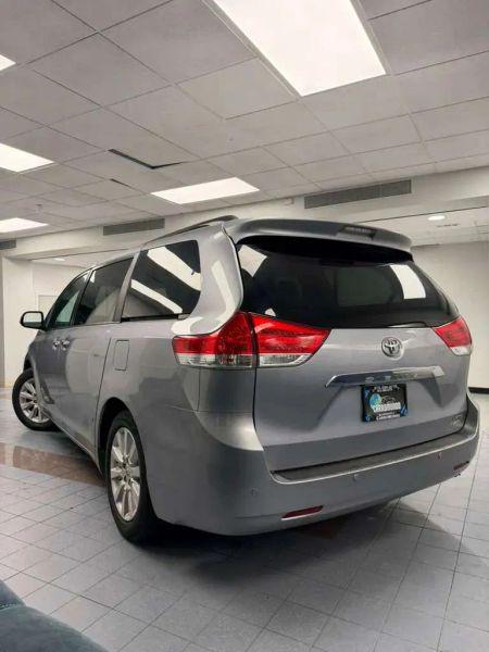 2011 Toyota Sienna XLE