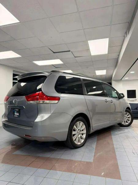 2011 Toyota Sienna XLE