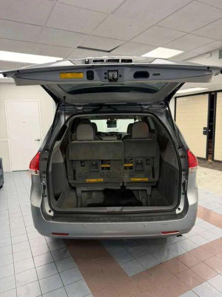 2011 Toyota Sienna XLE