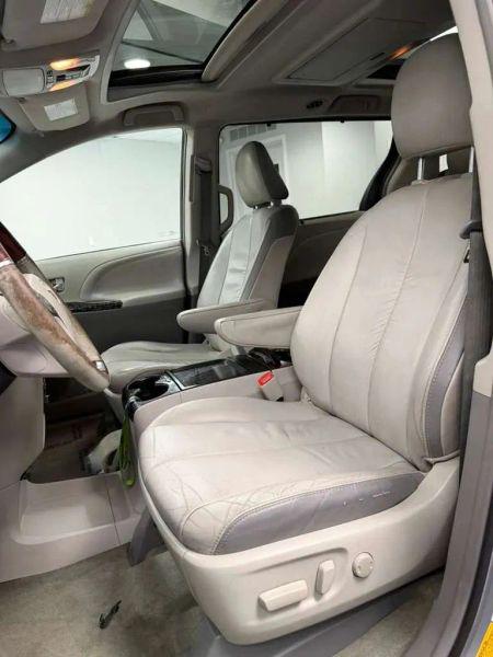 2011 Toyota Sienna XLE