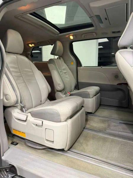 2011 Toyota Sienna XLE