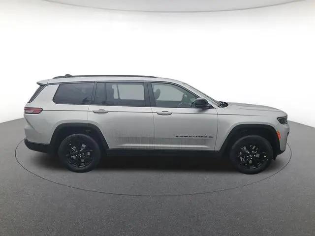 2026 Jeep Grand Cherokee L Altitude 4x4