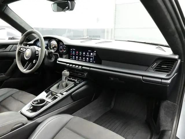 2022 Porsche 911 GT3 w/Touring Package