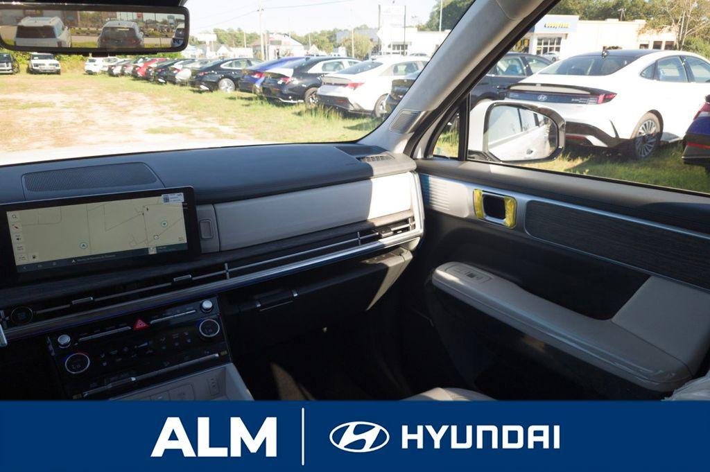 New 2026 White HYUNDAI Calligraphy FWD image 17