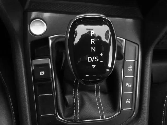 2024 Volkswagen Tiguan 2.0T SEL R-Line