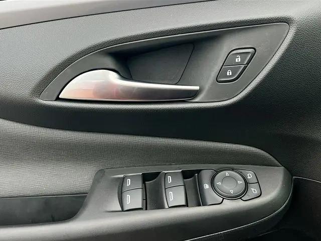 2026 Buick NV Preferred FWD