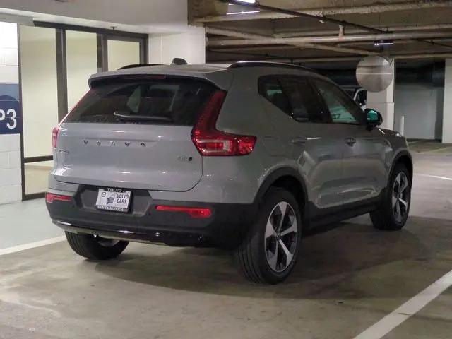 2026 Volvo XC40 Plus, B5 AWD Gas (mild hybrid), Dark