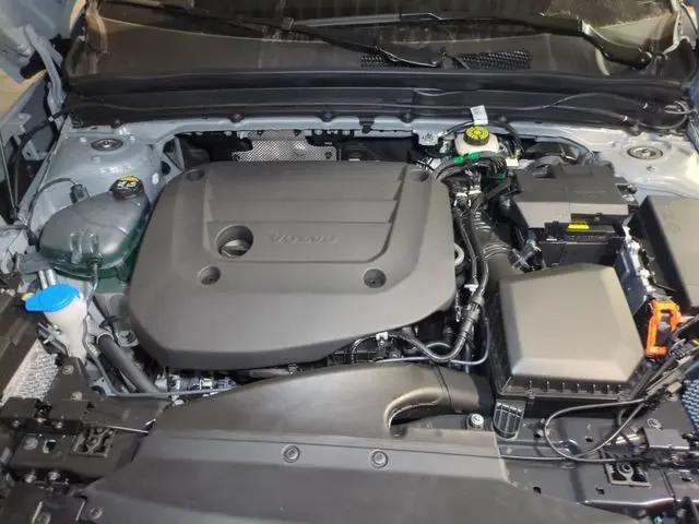 2026 Volvo XC40 Plus, B5 AWD Gas (mild hybrid), Dark