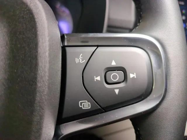 2026 Volvo XC40 Plus, B5 AWD Gas (mild hybrid), Dark