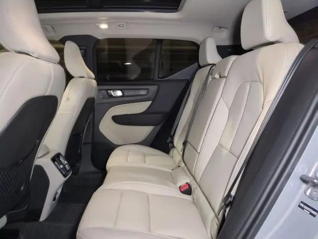 2026 Volvo XC40 Plus, B5 AWD Gas (mild hybrid), Dark