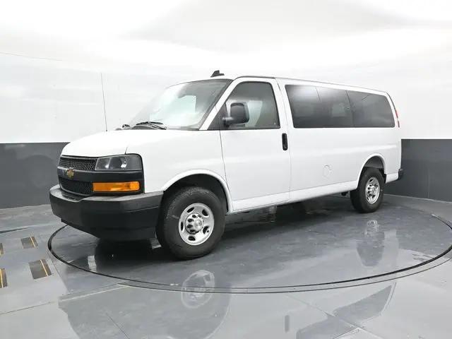2025 Chevrolet Express Passenger RWD 2500 Regular Wheelbase LS
