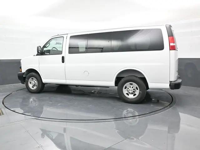 2025 Chevrolet Express Passenger RWD 2500 Regular Wheelbase LS
