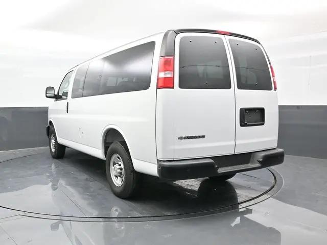 2025 Chevrolet Express Passenger RWD 2500 Regular Wheelbase LS