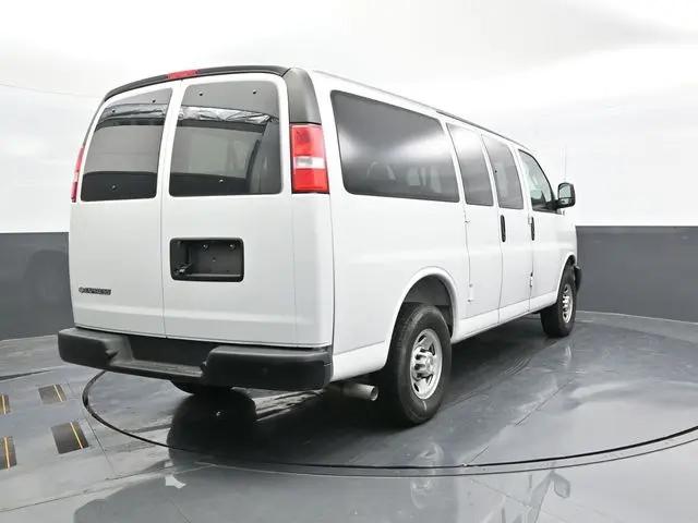 2025 Chevrolet Express Passenger RWD 2500 Regular Wheelbase LS
