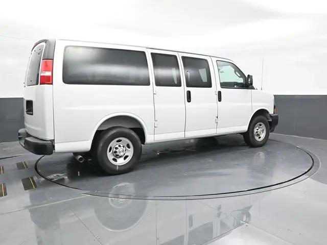 2025 Chevrolet Express Passenger RWD 2500 Regular Wheelbase LS