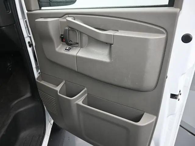 2025 Chevrolet Express Passenger RWD 2500 Regular Wheelbase LS