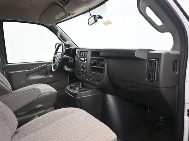 2025 Chevrolet Express Passenger RWD 2500 Regular Wheelbase LS