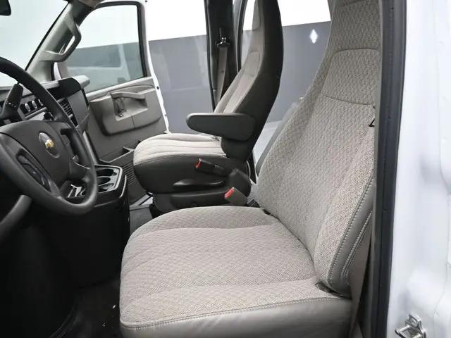 2025 Chevrolet Express Passenger RWD 2500 Regular Wheelbase LS