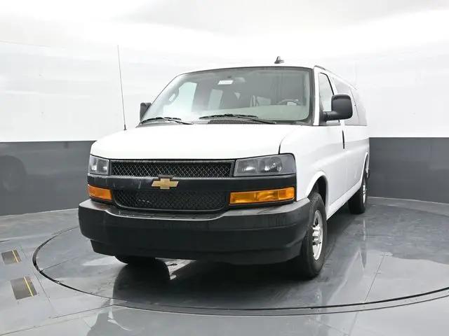 2025 Chevrolet Express Passenger RWD 2500 Regular Wheelbase LS