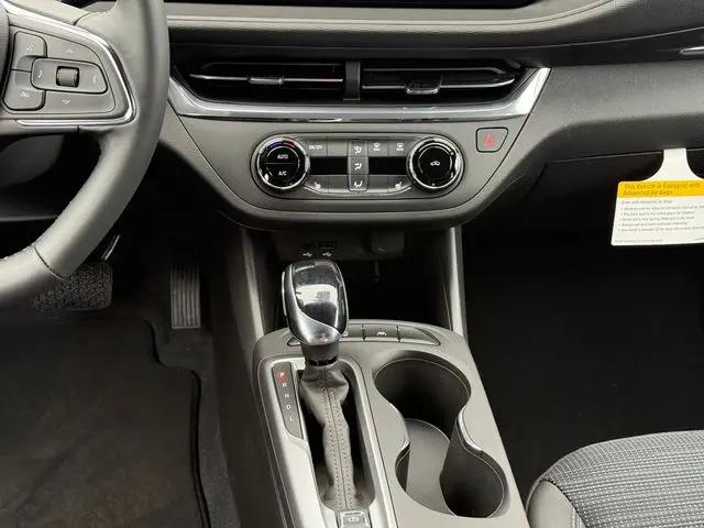 2026 Buick NV Preferred FWD