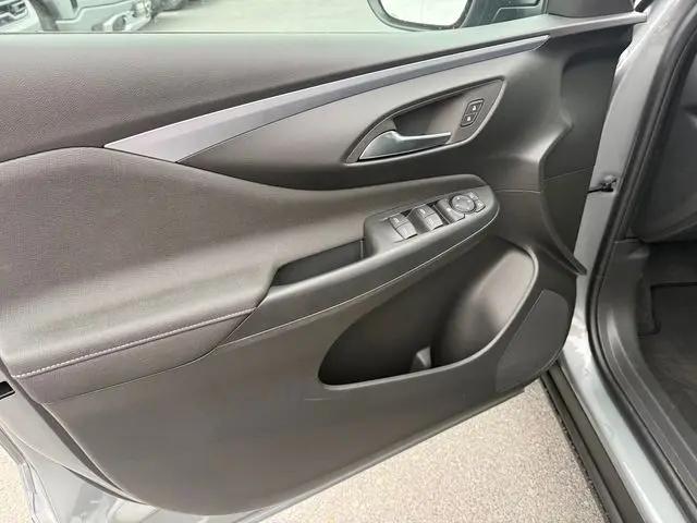2026 Buick NV Preferred FWD