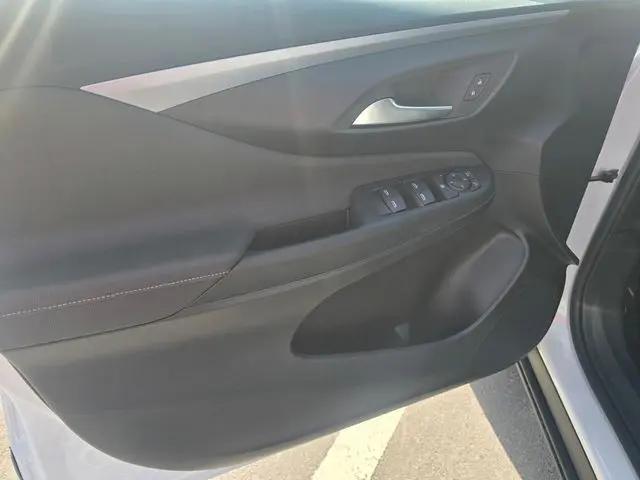2026 Buick NV Preferred FWD