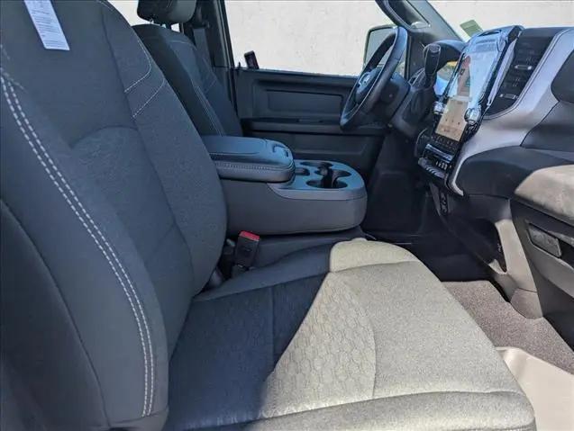 2026 Ram 2500 Black Express Crew Cab 4x4 6'4" Box
