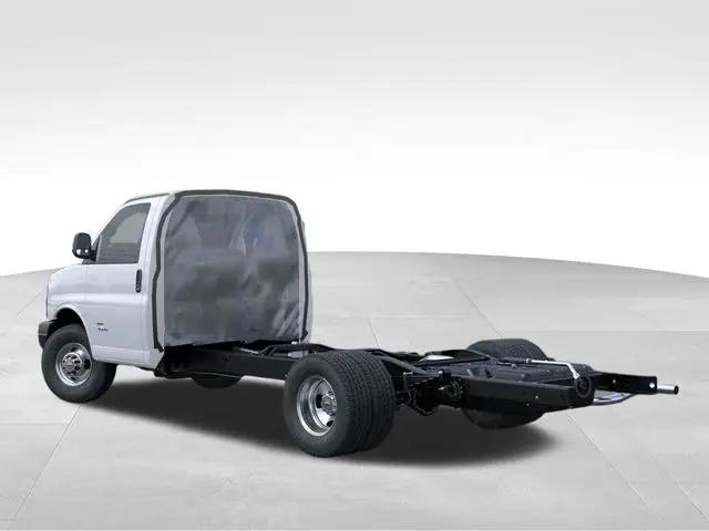 2025 Chevrolet Express Cutaway Work Van